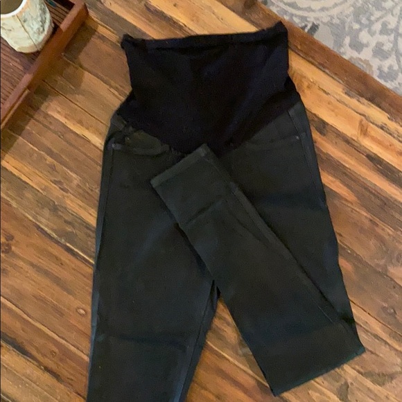 A pea in pod maternity black jeans with coating - Picture 1 of 4
